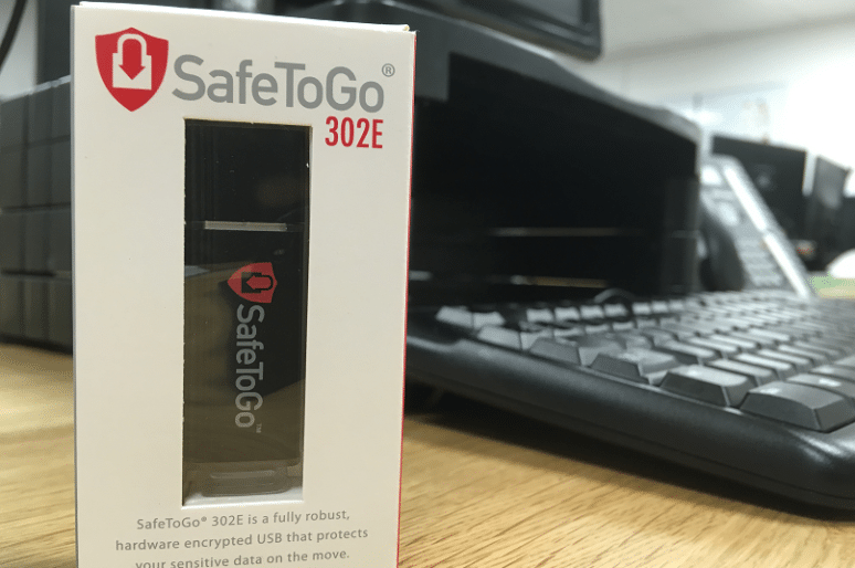 Cardwave Safe to Go USB device