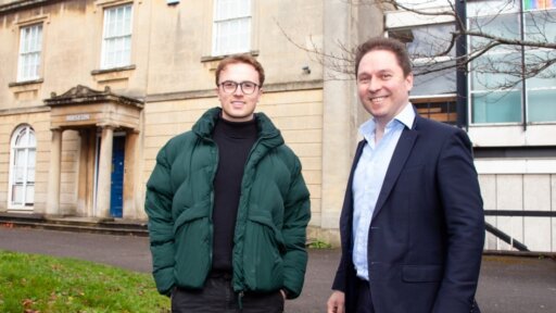 Council agrees to sale of Apsley House for community-backed scheme