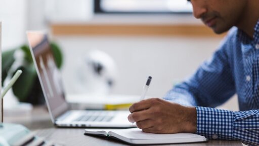 4 key considerations before writing your own website copy