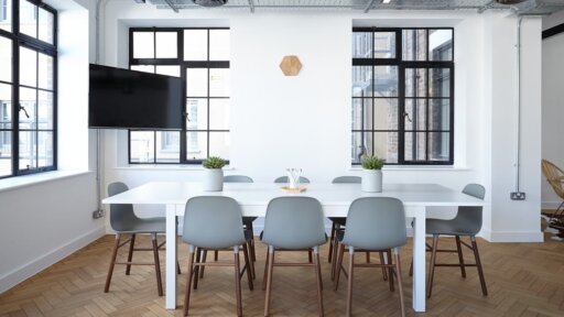 Salaries drop amid South of England recruitment slowdown