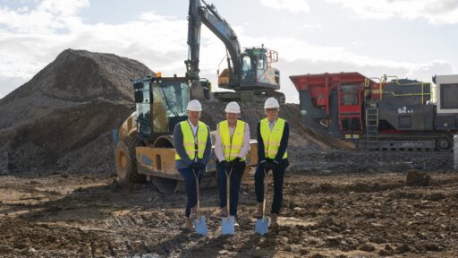 group photo of [left to right: Jan-Peer Laabs - CEO of apetito Group, Ian Stone – CEO of apetito UK, Christian Kessy – COO of apetito Group
